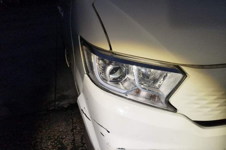 Used CHANGAN KUAYUE Xing V7 EV 2024 251 km Luxury Dual-Door Version 6 Seats Right Front Headlight