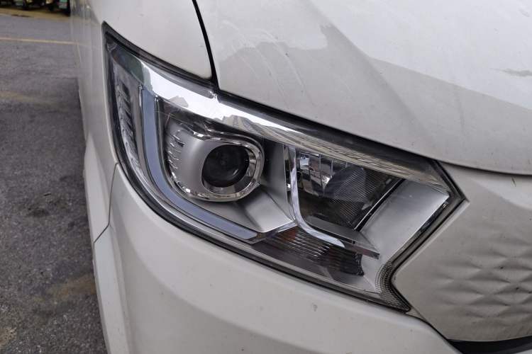 Used CHANGAN KUAYUE Xing V7 EV 2024 251 km Hatchback Comfort Version 6 Seats Right Front Headlight