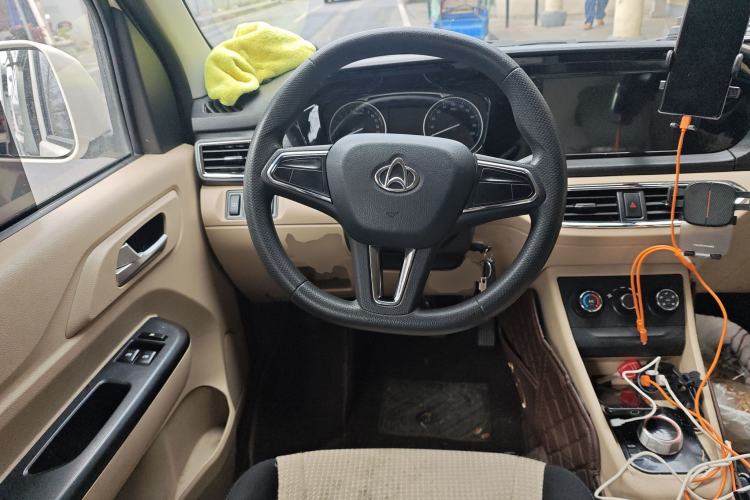 Used CHANGAN KUAYUE Xing V7 EV 2024 316 km Luxury Dual-Door Version 6 Seats Steering Wheel
