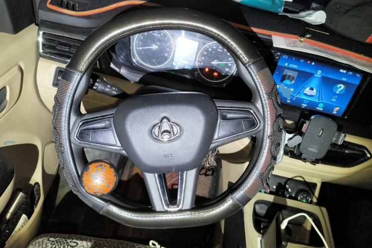 Used CHANGAN KUAYUE Xing V7 EV 2024 251 km Luxury Dual-Door Version 6 Seats Steering Wheel