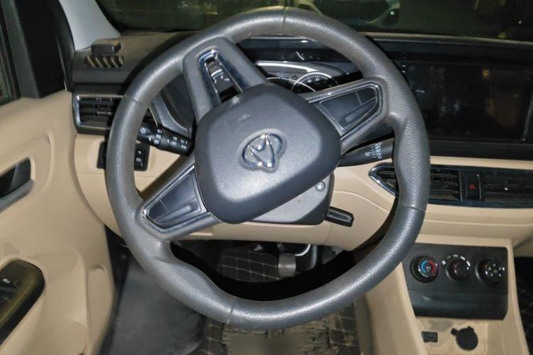 Used CHANGAN KUAYUE Xing V7 EV 2024 251 km Hatchback Comfort Version 6 Seats Steering Wheel