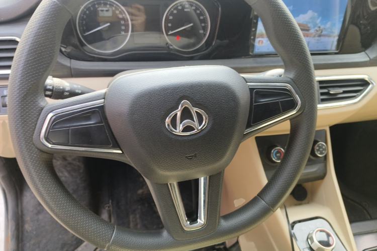 Used CHANGAN KUAYUE Xing V7 EV 2024 316 km Luxury Dual-Door 9-Seater Steering Wheel