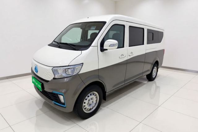 CHANGAN KUAYUE Xing V7 EV 2024 251 km Hatchback Luxury Version 9 Seats usado