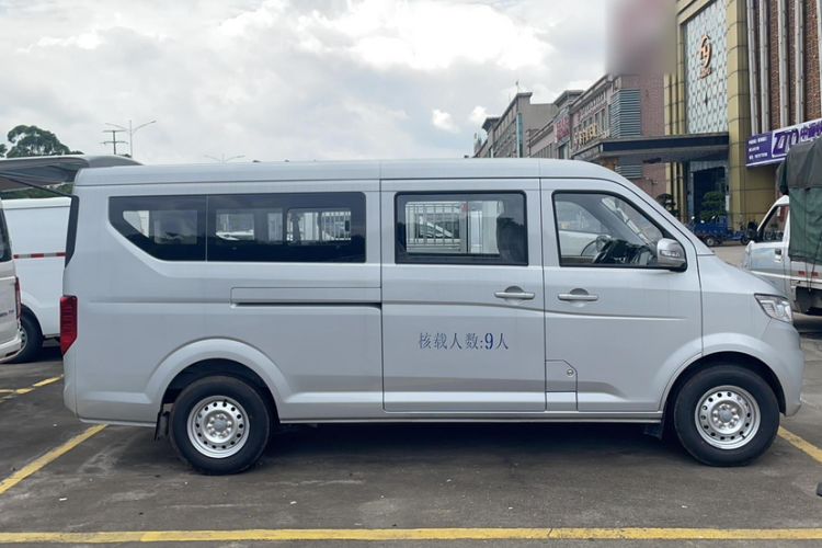 Used CHANGAN KUAYUE Xing V7 EV 2025 Model 316km Flagship Edition, 9 Seats, Sliding Doors, 50.38kWh Exterior 5