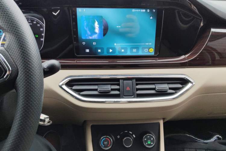 Used CHANGAN KUAYUE Xing V7 EV 2025 Model, 285 km, Smart Enjoyment Version, 6-seater, Ningde 2C, 41.86 kWh Audio And AC Panel