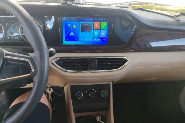 Used CHANGAN KUAYUE Xing V7 EV 2025 Model, 255km Luxury Type, 6-seater, 41.86kWh Audio And AC Panel