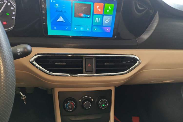 Used CHANGAN KUAYUE Xing V7 EV 2025 Model, 255km Smart Enjoyment Type, 6-seater, 41.86kWh Audio And AC Panel