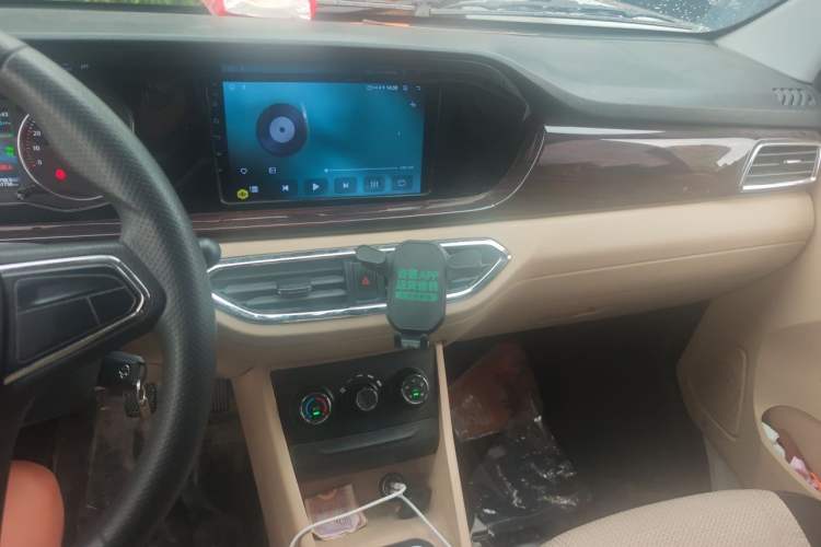 Used CHANGAN KUAYUE Xing V7 EV 2025 Model, 285 km, Smart Enjoyment Version, 6-seater, Ningde 2C, 41.86 kWh Audio And AC Panel