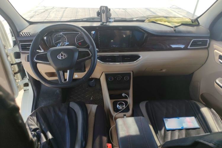 Used CHANGAN KUAYUE Xing V7 EV 2025 Model, 255km Luxury Type, 6-seater, 41.86kWh Center Console