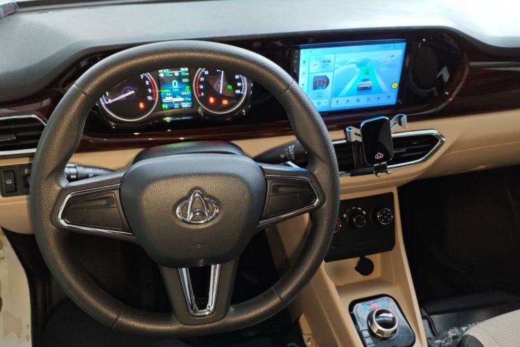 Used CHANGAN KUAYUE Xing V7 EV 2025 Model, 255km Luxury Type, 6-seater, 41.86kWh Center Console