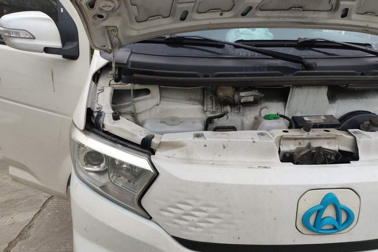 Used CHANGAN KUAYUE Xing V7 EV 2025 Model, 255km Comfort Type, 6-seater, 41.86kWh Engine Bay Right