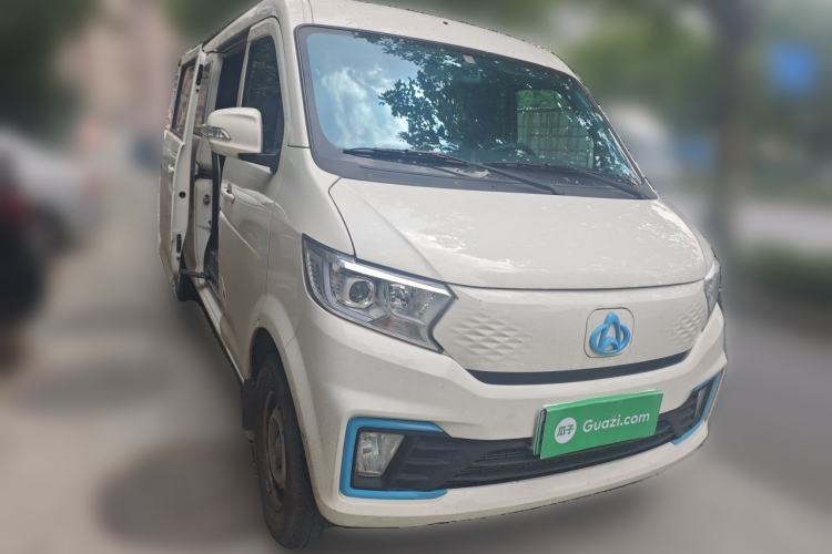 Used CHANGAN KUAYUE Xing V7 EV 2025 Model, 285 km, Smart Enjoyment Version, 6-seater, Ningde 2C, 41.86 kWh Front Right 45 Deg