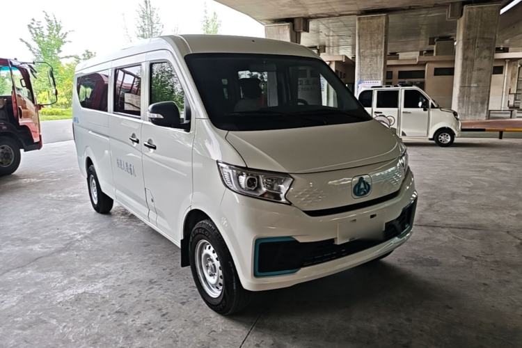 Used CHANGAN KUAYUE Xing V7 EV 2025 Model, 255km Smart Enjoyment Version, 6 Seats, 38.64 kWh Front Right 45 Deg