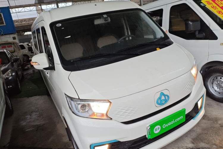 Used CHANGAN KUAYUE Xing V7 EV 2025 Model, 255km Luxury Type, 6-seater, 41.86kWh Front Right 45 Deg
