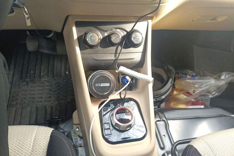 Used CHANGAN KUAYUE Xing V7 EV 2025 Model, 285 km, Smart Enjoyment Version, 6-seater, Ningde 2C, 41.86 kWh Gear Lever