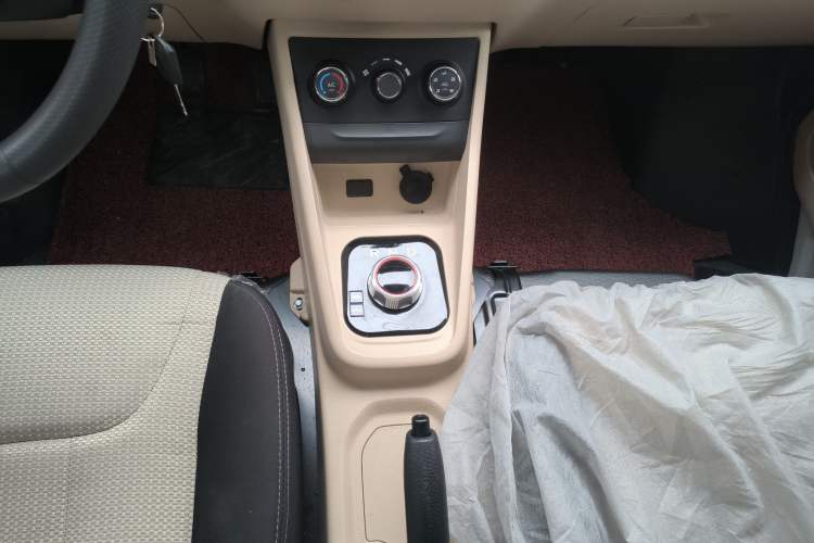 Used CHANGAN KUAYUE Xing V7 EV 2025 Model, 255km Smart Enjoyment Version, 6 Seats, 38.64 kWh Gear Lever