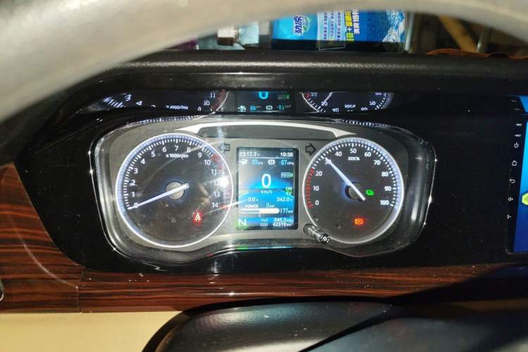Used CHANGAN KUAYUE Xing V7 EV 2025 Model, 285 km, Smart Enjoyment Version, 6-seater, Ningde 2C, 41.86 kWh Instrument Cluster