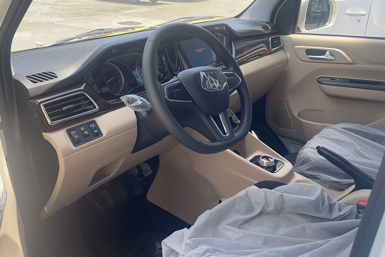 Used CHANGAN KUAYUE Xing V7 EV 2025 Model, 255km Luxury Type, 6-seater, 41.86kWh Interior 1