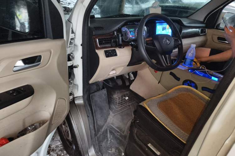 Used CHANGAN KUAYUE Xing V7 EV 2025 Model, 322 km Luxury Edition, 6-seater, Ningde 2C, 50.23 kWh Interior 3