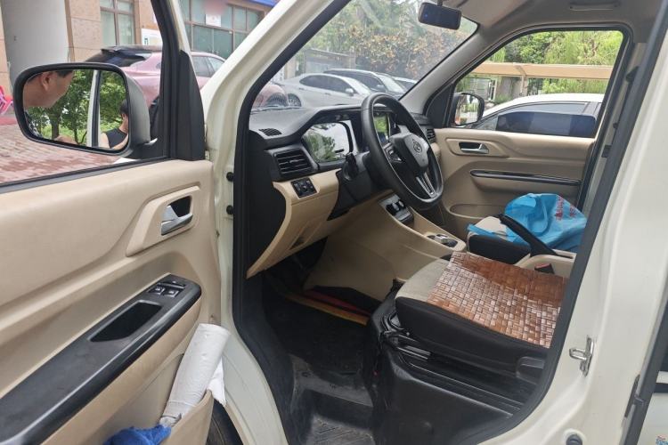 Used CHANGAN KUAYUE Xing V7 EV 2025 Model, 255km Smart Enjoyment Version, 6 Seats, 38.64 kWh Interior 3