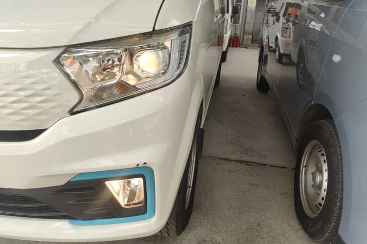 Used CHANGAN KUAYUE Xing V7 EV 2025 Model, 255km Luxury Version, 6 Seats, 38.64 kWh Left Front Headlight