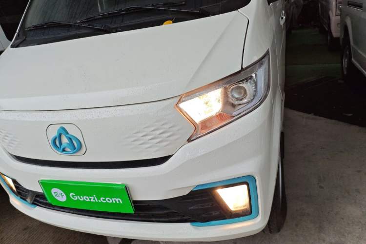 Used CHANGAN KUAYUE Xing V7 EV 2025 Model, 255km Luxury Type, 6-seater, 41.86kWh Left Front Headlight