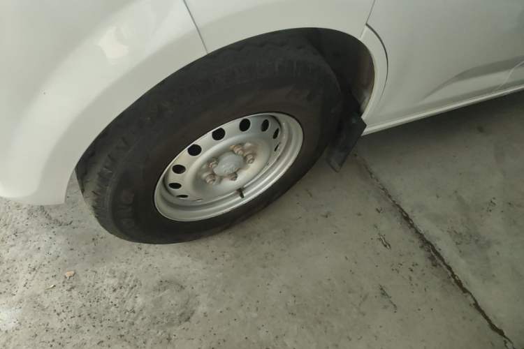 Used CHANGAN KUAYUE Xing V7 EV 2025 Model, 255km Luxury Version, 6 Seats, 38.64 kWh Left Front Wheel Hub
