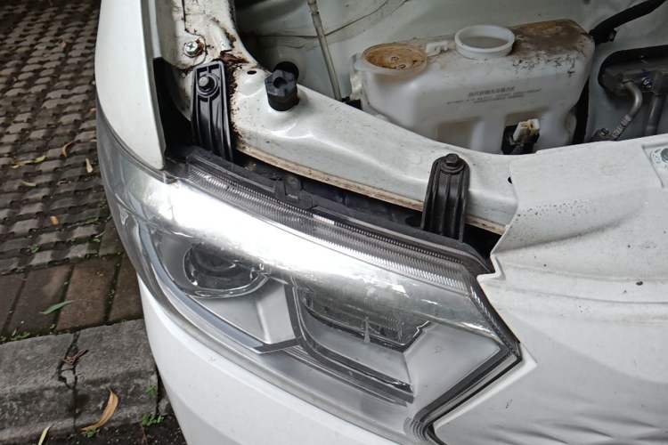 Used CHANGAN KUAYUE Xing V7 EV 2025 Model, 285 km, Luxury Version, 6-seater, Ningde 2C, 41.86 kWh Right Front Headlight