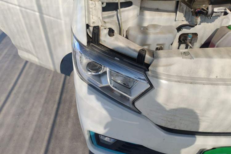 Used CHANGAN KUAYUE Xing V7 EV 2025 Model, 255km Luxury Type, 6-seater, 41.86kWh Right Front Headlight