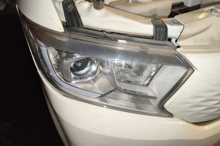 Used CHANGAN KUAYUE Xing V7 EV 2025 Model, 285 km, Smart Enjoyment Version, 6-seater, Ningde 2C, 41.86 kWh Right Front Headlight