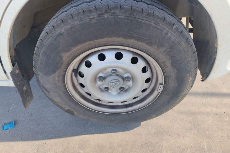 Used CHANGAN KUAYUE Xing V7 EV 2025 Model, 255km Luxury Type, 6-seater, 41.86kWh Right Front Wheel Hub