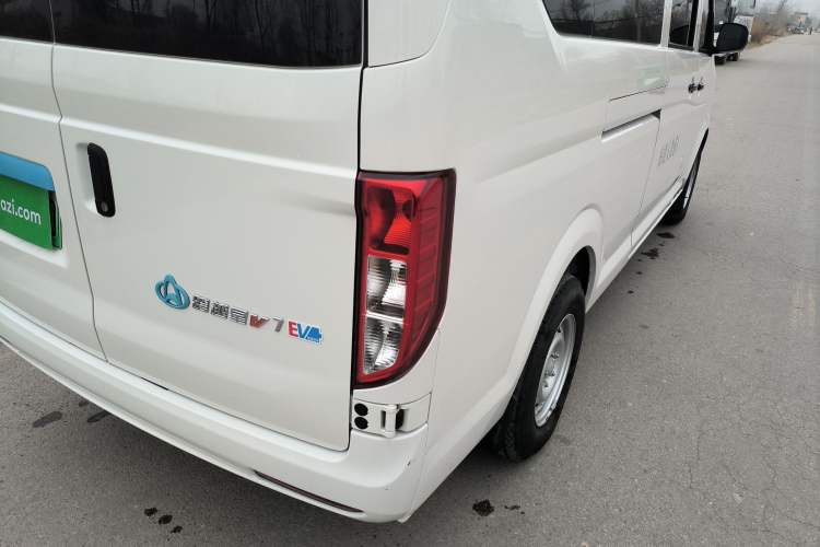 Used CHANGAN KUAYUE Xing V7 EV 2025 Model, 255km Smart Enjoyment Version, 6 Seats, 38.64 kWh Right Rear Taillight