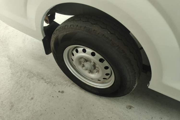 Used CHANGAN KUAYUE Xing V7 EV 2025 Model, 255km Luxury Version, 6 Seats, 38.64 kWh Right Rear Wheel Hub