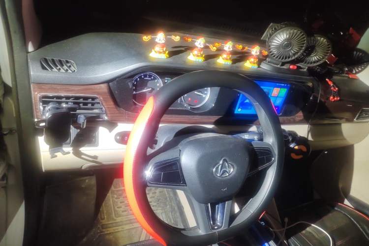Used CHANGAN KUAYUE Xing V7 EV 2025 Model, 285 km, Smart Enjoyment Version, 6-seater, Ningde 2C, 41.86 kWh Steering Wheel
