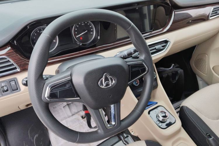 Used CHANGAN KUAYUE Xing V7 EV 2025 Model, 285 km, Smart Enjoyment Version, 6-seater, Ningde 2C, 41.86 kWh Steering Wheel