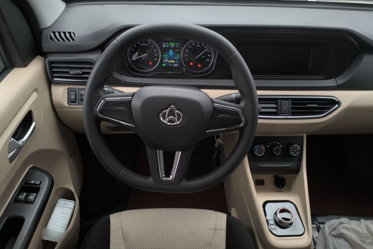 Used CHANGAN KUAYUE Xing V7 EV 2025 Model, 255km Smart Enjoyment Version, 6 Seats, 38.64 kWh Steering Wheel