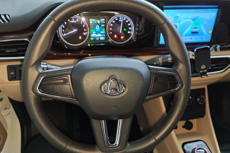 Used CHANGAN KUAYUE Xing V7 EV 2025 Model, 255km Luxury Type, 6-seater, 41.86kWh Steering Wheel