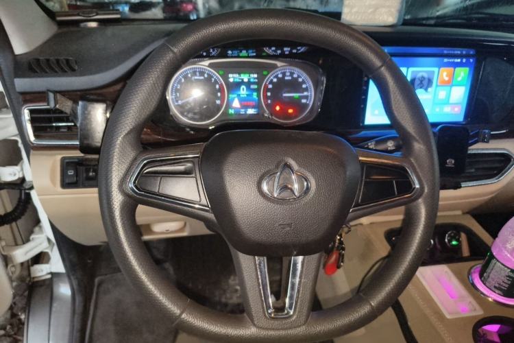 Used CHANGAN KUAYUE Xing V7 EV 2025 Model, 322 km Luxury Edition, 6-seater, Ningde 2C, 50.23 kWh Steering Wheel