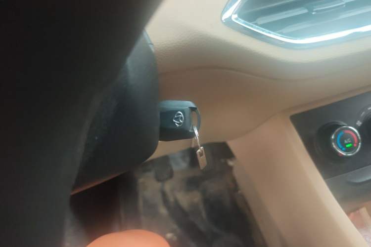 Used CHANGAN KUAYUE Xing V7 EV 2025 Model, 285 km, Smart Enjoyment Version, 6-seater, Ningde 2C, 41.86 kWh Vehicle Key