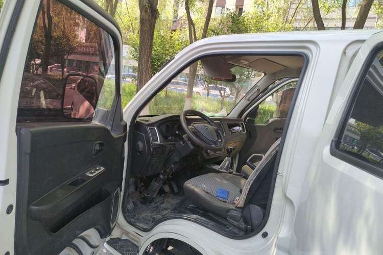 Used CHANGAN KUAYUE Zhe D5 2021 1.6L Comfort Edition Double-Cab Flatbed with Dual Rear Wheels 3050mm Cargo Bed DAM16KL Driver Seat