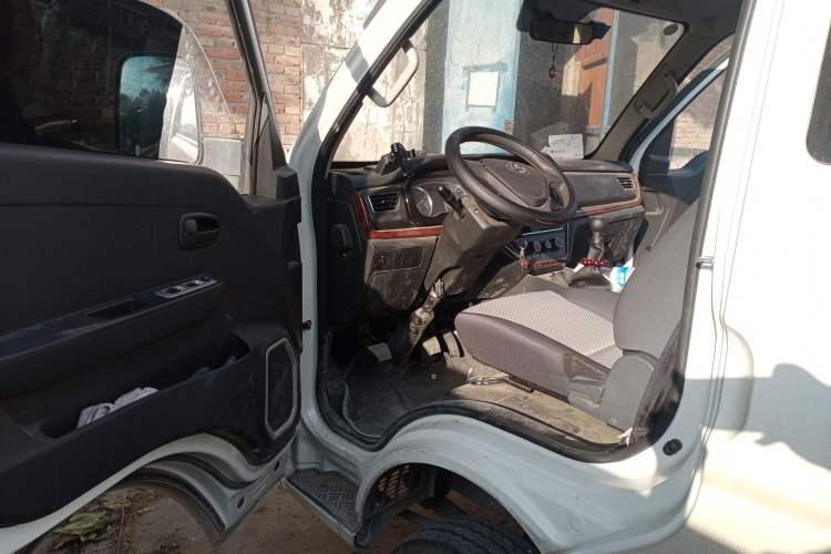 Used CHANGAN KUAYUE Zhe D5 2021 1.6L Standard Edition Single-Row Cargo Bed with Double Rear Wheels 3750mm Cargo Box DAM16KL Driver Seat