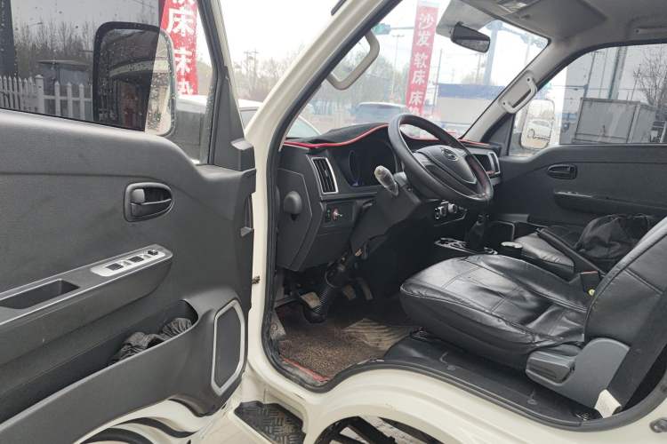 Used CHANGAN KUAYUE Zhe D5 2021 1.6L Standard Edition Double-Cab Flatbed with Dual Rear Wheels 3050mm Cargo Bed DAM16KL Driver Seat