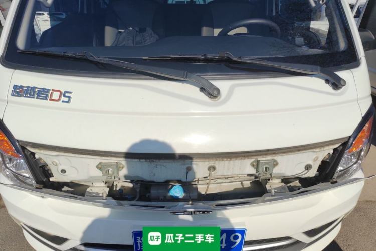 Used CHANGAN KUAYUE Zhe D5 2021 1.6L Standard Edition Double-Cab Flatbed with Dual Rear Wheels 3050mm Cargo Bed DAM16KL Engine Bay