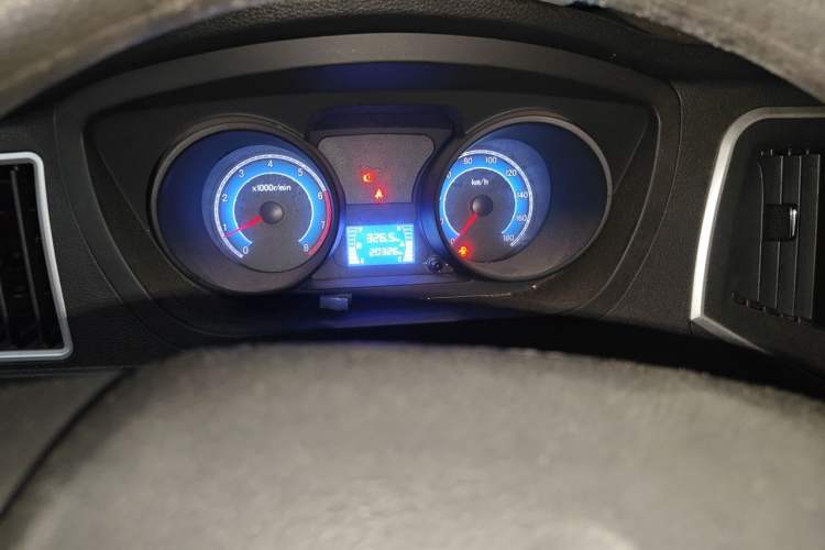 Used CHANGAN KUAYUE Zhe D5 2021 1.6L Standard Edition Double-Cab Flatbed with Dual Rear Wheels 3050mm Cargo Bed DAM16KL Instrument Cluster