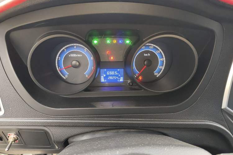 Used CHANGAN KUAYUE Zhe D5 2021 1.6L Standard Edition Double-Cab Flatbed with Dual Rear Wheels 3050mm Cargo Bed DAM16KL Instrument Cluster