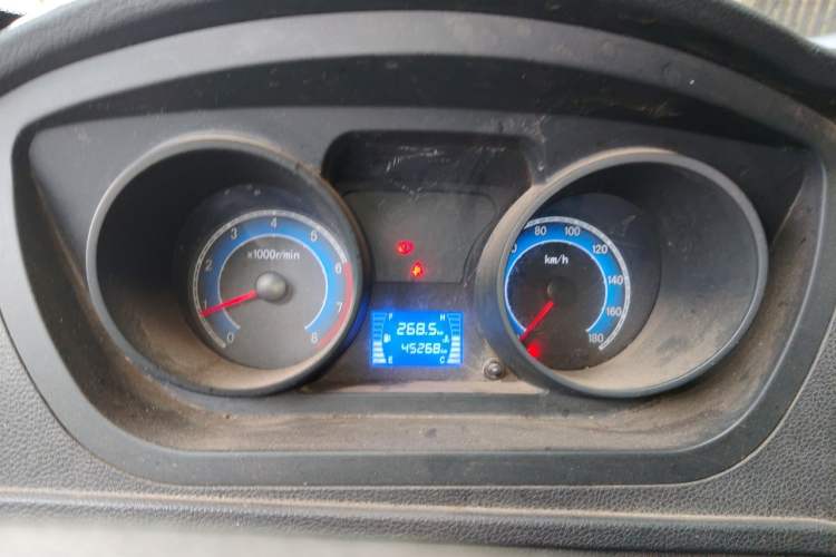 Used CHANGAN KUAYUE Zhe D5 2021 1.6L Standard Edition Single-Row Crew Cab with Dual Rear Wheels 3400mm Cargo Bed DAM16KL Instrument Cluster