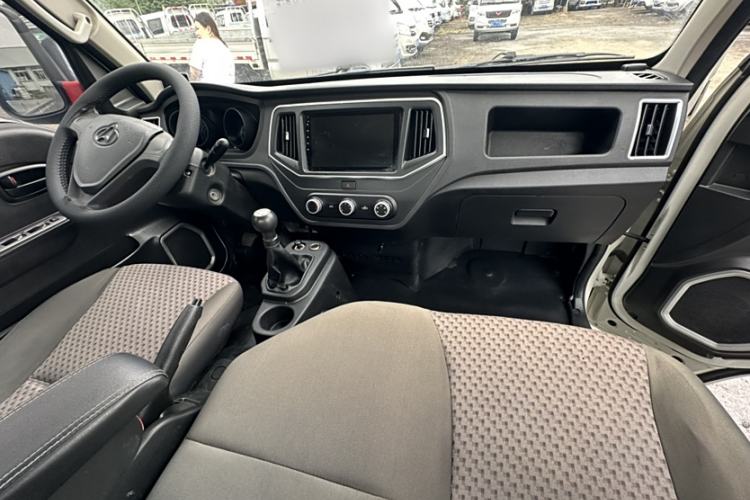 Used CHANGAN KUAYUE Zhe D5 2021 1.6L Comfort Edition Single-Row Crew Cab with Dual Rear Wheels 3750mm Cargo Bed DAM16KL Interior 1