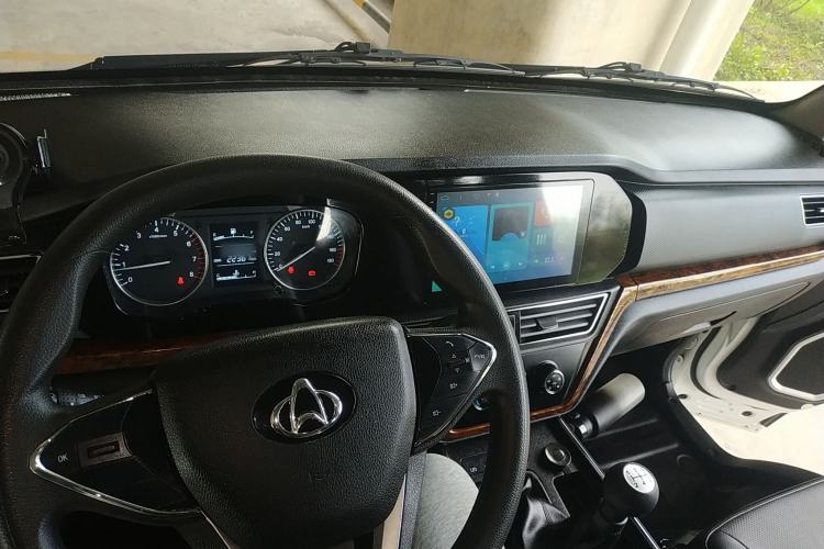 Used CHANGAN KUAYUE Zhe D5 2021 1.6L Standard Edition Double-Cab Flatbed with Dual Rear Wheels 3050mm Cargo Bed DAM16KL Interior 2