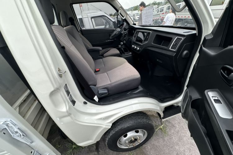 Used CHANGAN KUAYUE Zhe D5 2021 1.6L Comfort Edition Single-Row Crew Cab with Dual Rear Wheels 3750mm Cargo Bed DAM16KL Interior 8