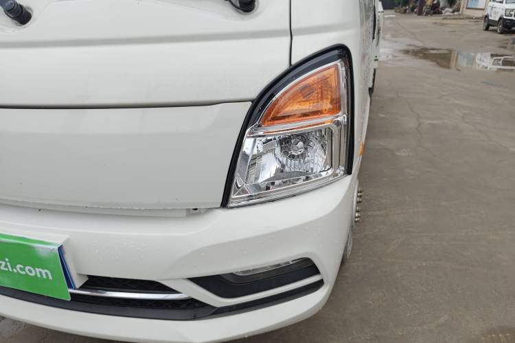 Used CHANGAN KUAYUE Zhe D5 2021 1.6L Standard Edition Double-Cab Flatbed with Dual Rear Wheels 3050mm Cargo Bed DAM16KL Left Front Headlight